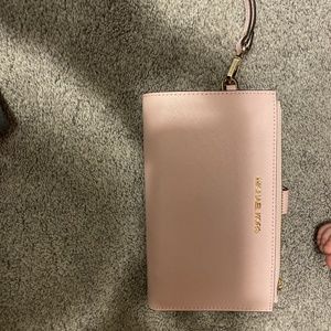 Michael Kors wristlet